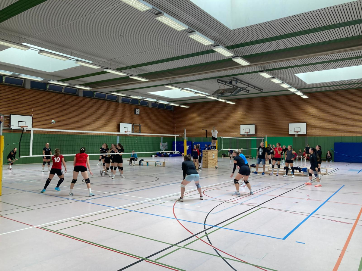 Spielszene mit Spieler*innen beim Turnier