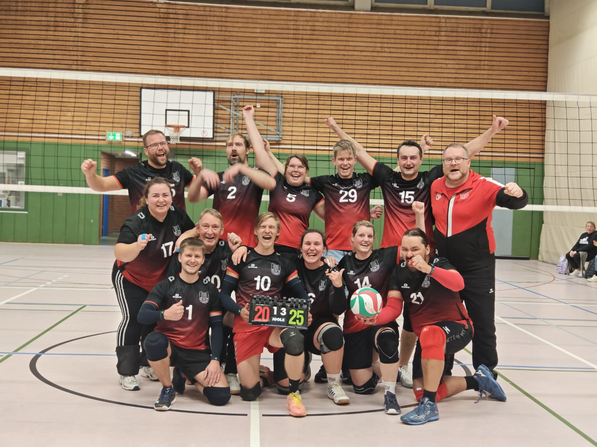 Mannschaftsfoto mit Spieler*innen der Hobby 2 nach dem Spiel